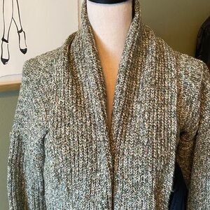 Beautiful CAbi cardigan
